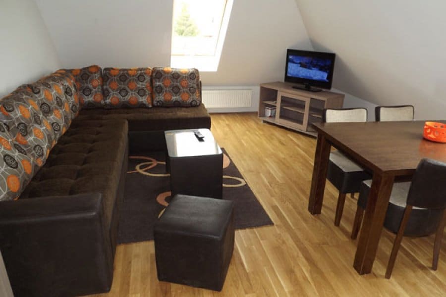 P1 - Apartmani Kaca