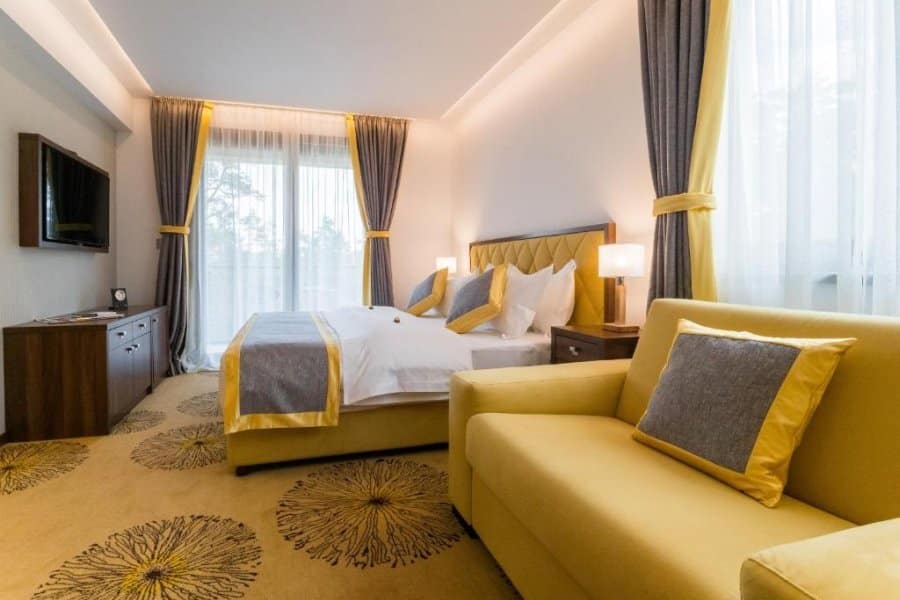 Hotel Buket - Komfort Soba sa Bračnim Krevetom i Terasom